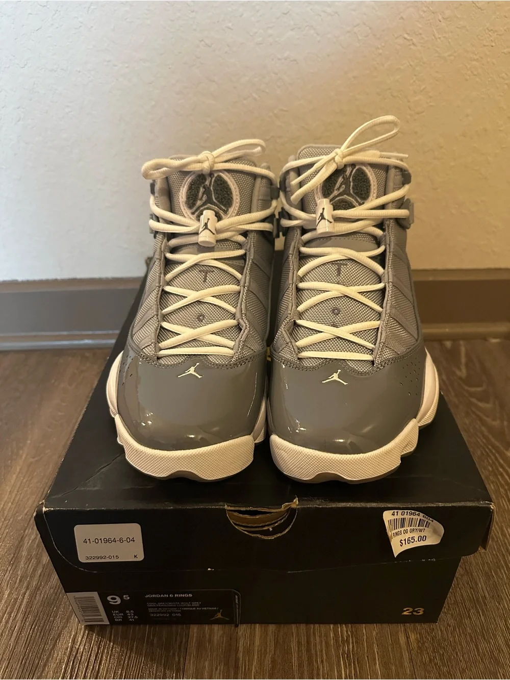 Jordan man 6 rings like new only worn once